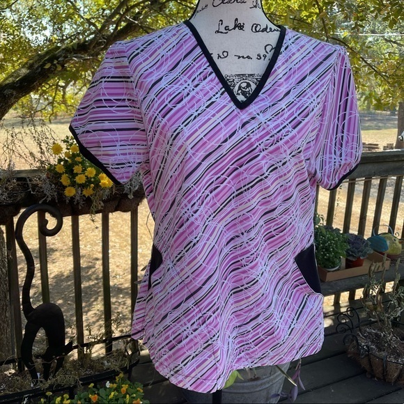 Los Angeles Rose Inc Tops - Los Angels Rose Inc Scrub Top - pink diagonal striped with white floral overlay